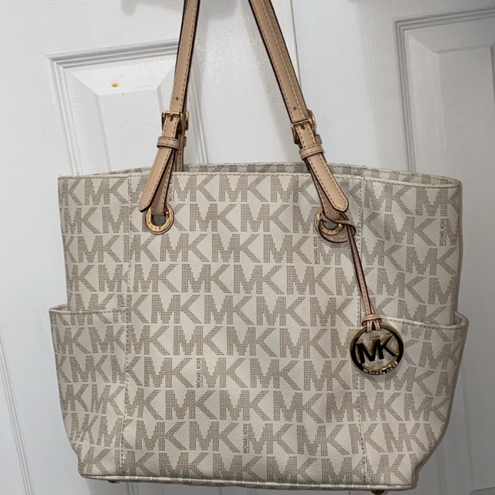 Michael Kors purse